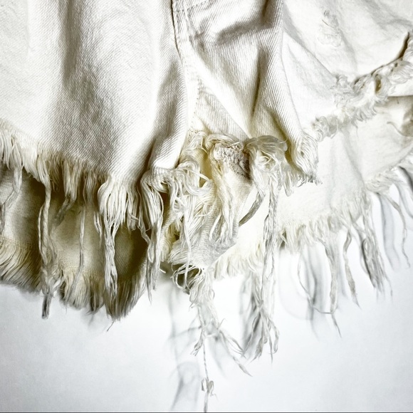 We The Free | Slashed & Relaxed Distressed Jean Shorts - Picture 3 of 9